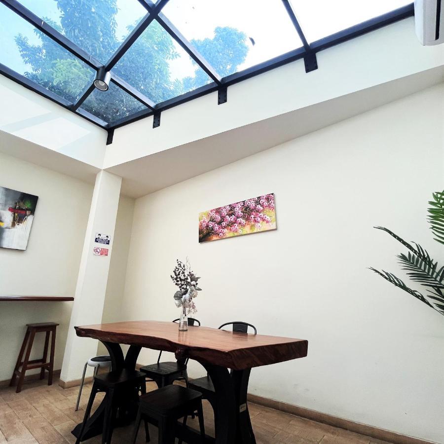 The Home Srengseng Jakarta Buitenkant foto
